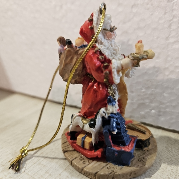 Polystone Santa Ornament - Picture 3 of 8